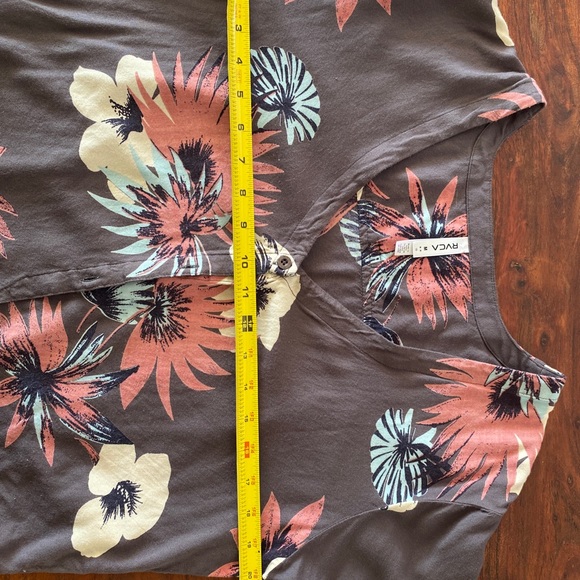 RVCA Reef Front-tie top size medium - Picture 8 of 8